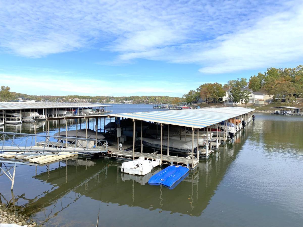 B Lakefront! Remodeled, Boat Slip, Patio Views, Pool, Boat Ramp, Wifi Osage Beach Exterior foto