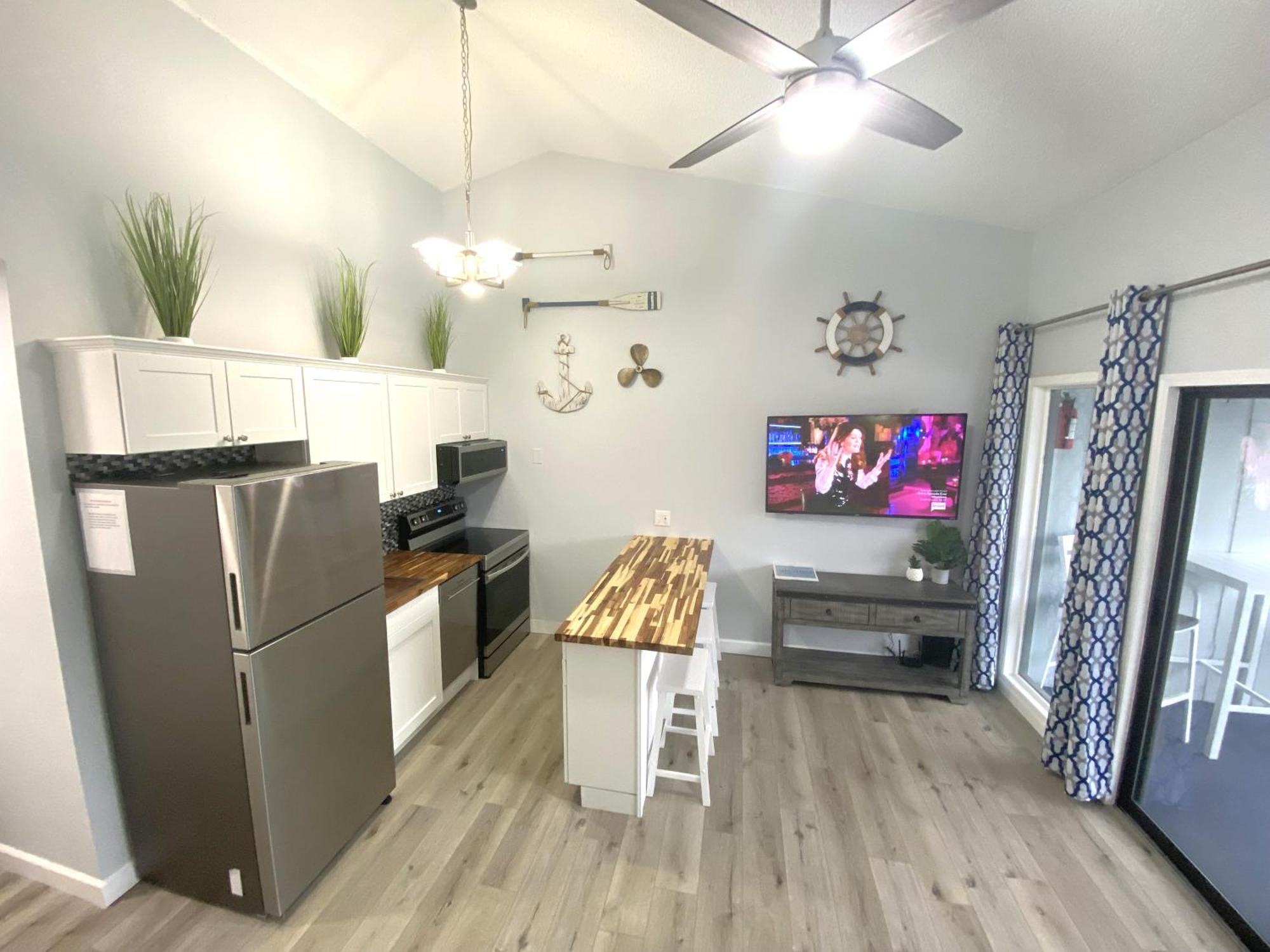 B Lakefront! Remodeled, Boat Slip, Patio Views, Pool, Boat Ramp, Wifi Osage Beach Exterior foto