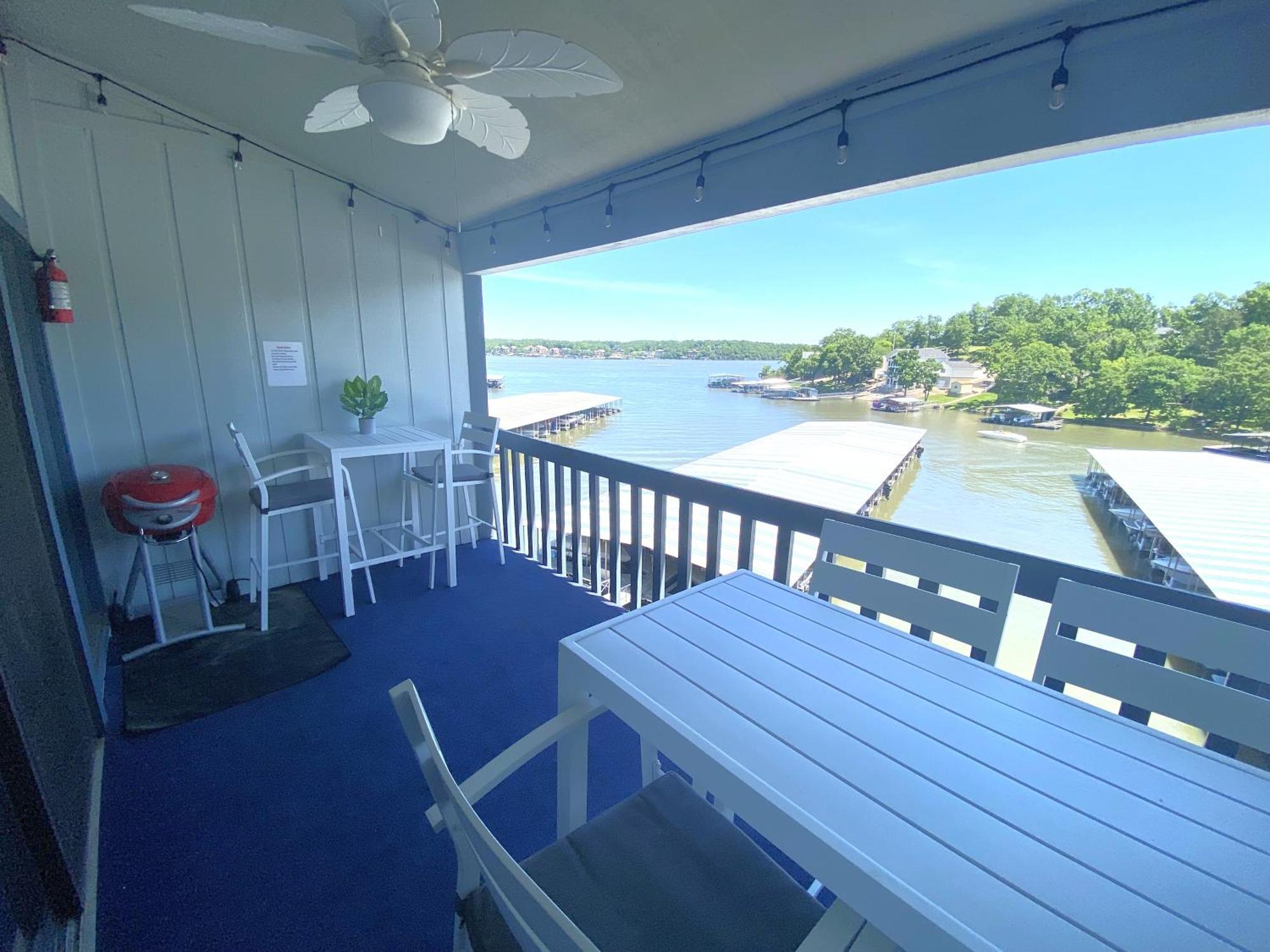 B Lakefront! Remodeled, Boat Slip, Patio Views, Pool, Boat Ramp, Wifi Osage Beach Exterior foto